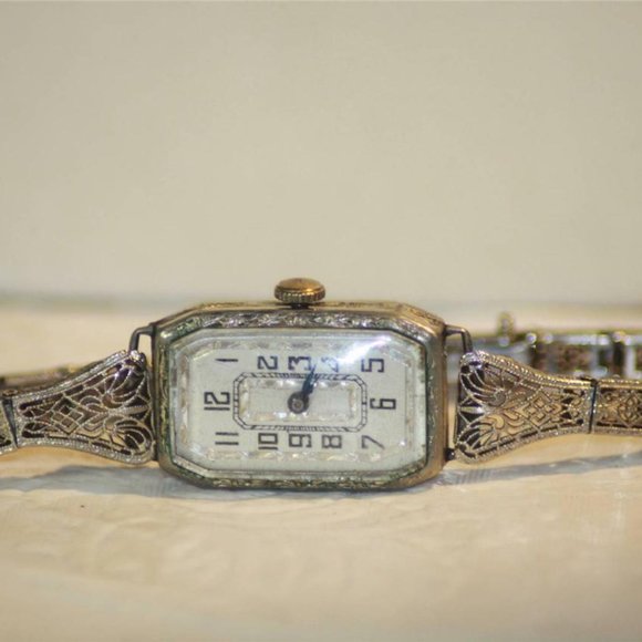 Antique Swiss 10k carat White Gold Filigree Gotham Ladies Wrist Watch 16 Jewels - Picture 1 of 9